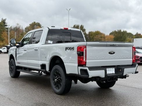 New 2026 Ford F250 Lariat w/ Black Appearance Package image 9