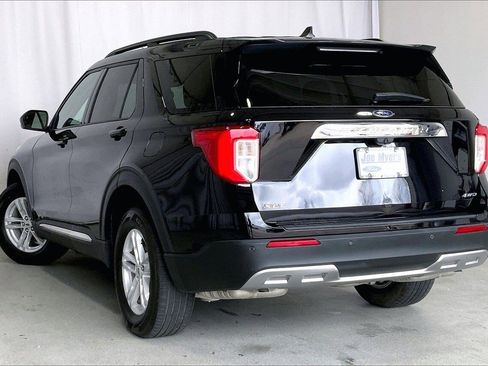 Used 2022 Ford Explorer XLT w/ Equipment Group 202A image 10