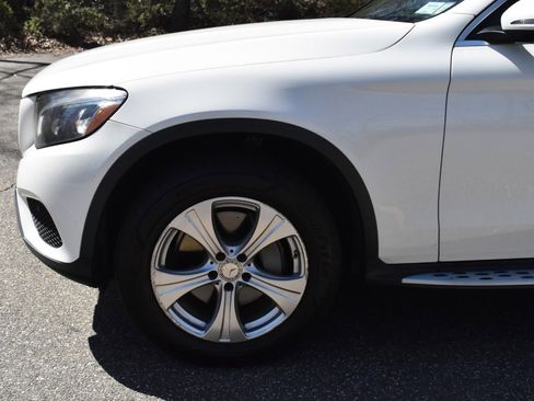 Used 2017 Mercedes-Benz GLC 300 4MATIC image 32