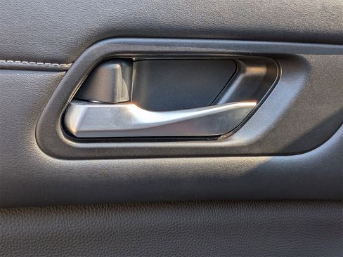 Used 2022 Nissan Pathfinder SL w/ SL Black Package image 19