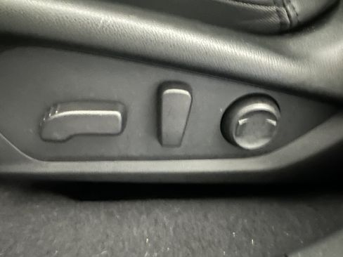 Certified 2025 Subaru Forester Limited image 33