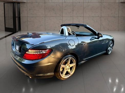Used 2015 Mercedes-Benz SLK 250 image 24