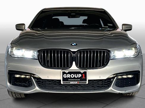 Used 2019 BMW 740i w/ M Sport Package image 3