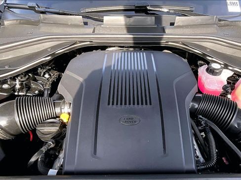 New 2025 Land Rover Range Rover Long Wheelbase SE image 13