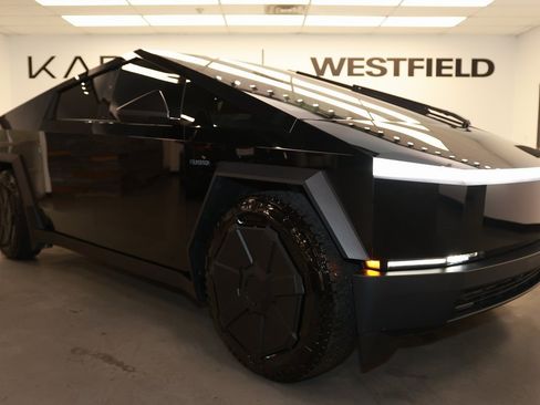 Used 2024 Tesla Cybertruck AWD Crew Cab image 3