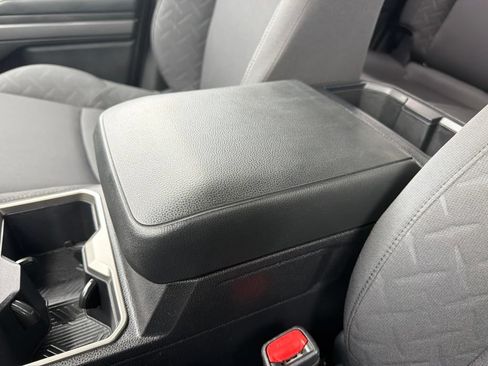 Used 2025 Toyota Tacoma SR5 AWD/4WD image 13