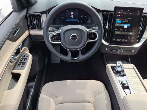 Used 2026 Volvo XC90 B6 Plus w/ Protection Package Premier image 7