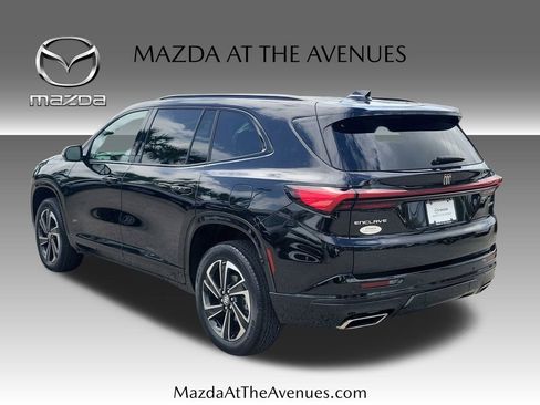 Used 2025 Buick Enclave Sport Touring image 5