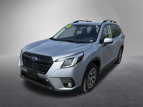 Used 2023 Subaru Forester Premium image 8