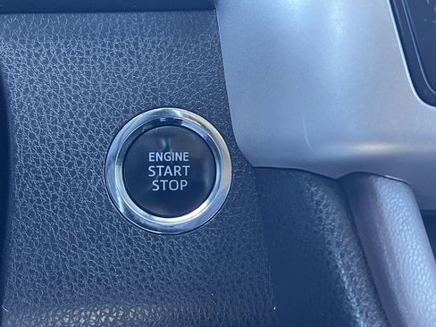 Used 2019 Toyota Highlander XLE image 15