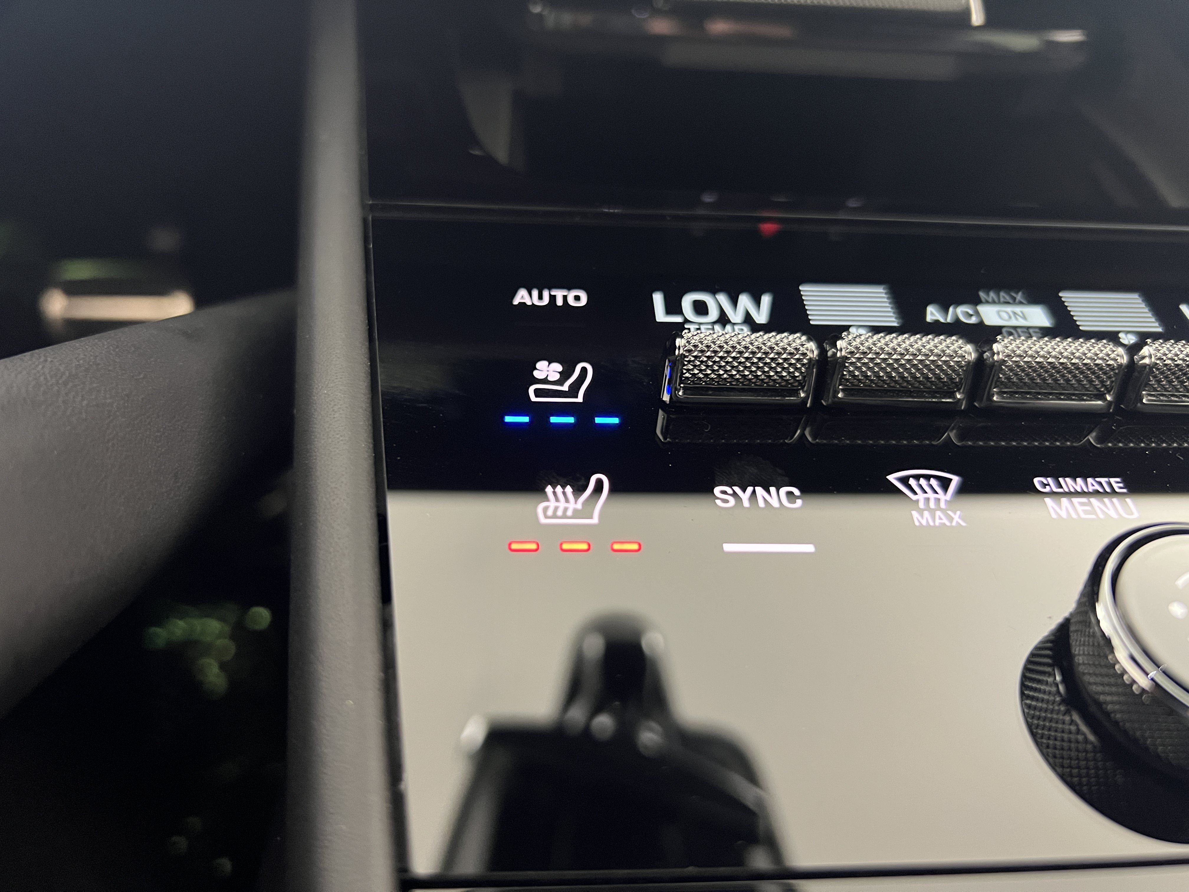 Certified 2024 Porsche Cayenne S AWD/4WD image 23