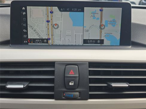 Used 2018 BMW 320i Sedan RWD image 17