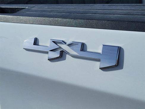 Certified 2024 GMC Sierra 1500 SLT image 13