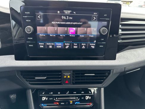 Used 2025 Volkswagen Jetta SE image 18