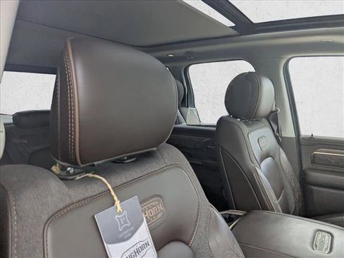 Used 2025 RAM 1500 Limited AWD/4WD image 19