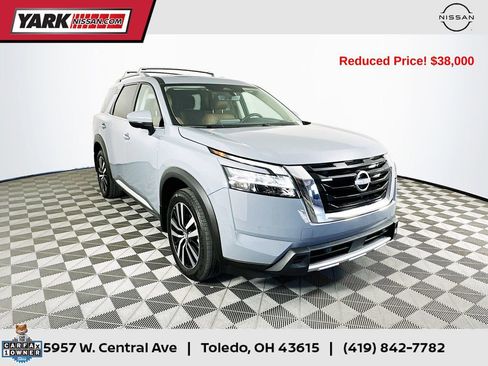 Used 2024 Nissan Pathfinder Platinum w/ Cargo Package image 1