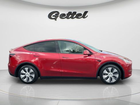 Used 2024 Tesla Model Y Long Range AWD/4WD image 4