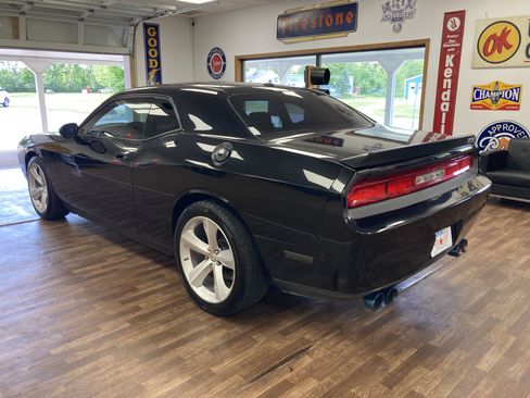 Used 2009 Dodge Challenger SRT8 RWD image 9