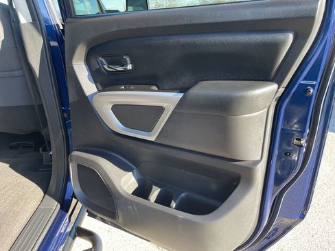 Used 2024 Nissan Titan SV w/ SV Convenience Package image 39