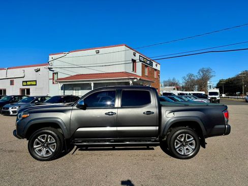 Used 2017 Toyota Tacoma Limited image 5