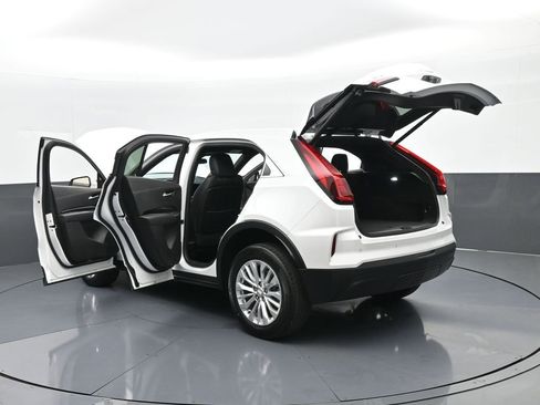 Used 2024 Cadillac XT4 Luxury w/ Cold Weather Package image 80