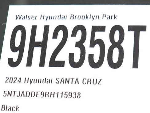 Used 2024 Hyundai Santa Cruz SE AWD/4WD image 30