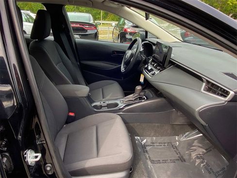 Used 2023 Toyota Corolla LE image 7