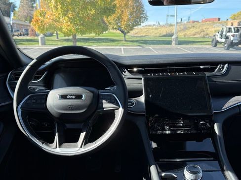 New 2025 Jeep Grand Cherokee L Limited w/ Trailer Tow Package image 30