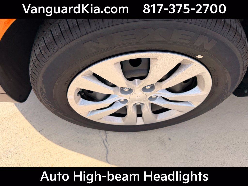 Certified 2023 Kia Soul LX FWD image 8