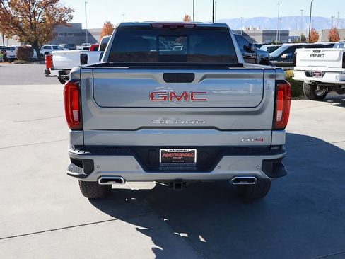 Used 2025 GMC Sierra 1500 AT4 w/ Technology Package image 5