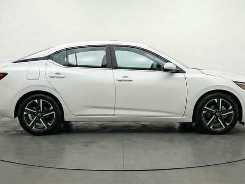 Used 2025 Nissan Sentra SV image 11