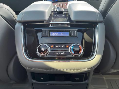 Used 2019 Lincoln Navigator L Reserve AWD/4WD image 35