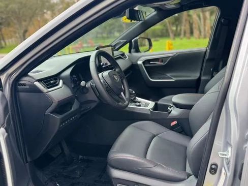 Used 2024 Toyota RAV4 XSE w/ Premium Package image 15