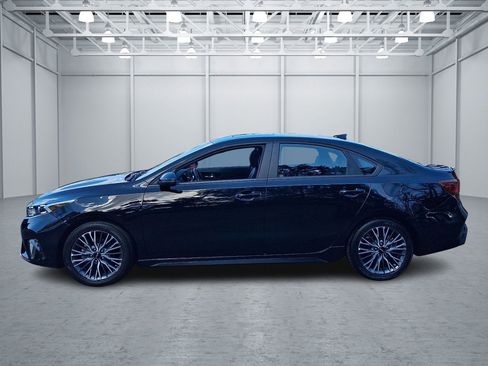 Used 2023 Kia Forte GT-Line w/ GT-Line Premium Package image 2