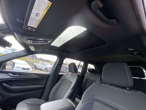 New 2025 Jeep Grand Cherokee Laredo X image 15