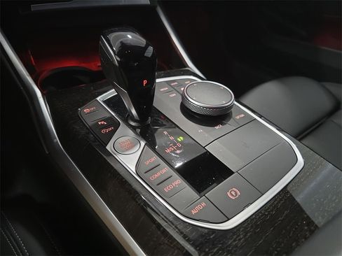 Certified 2022 BMW 330i 330i w/ Driving Assistance Package image 24