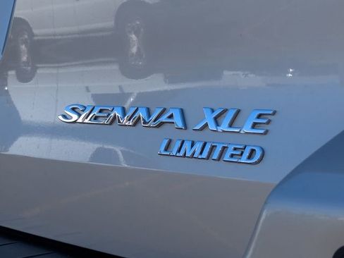 Used 2005 Toyota Sienna FWD image 34