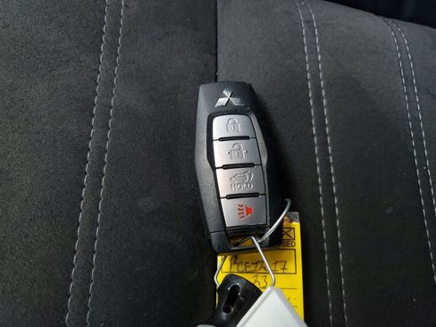 Used 2023 Mitsubishi Outlander SE image 27