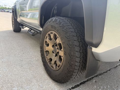Used 2024 Toyota Tacoma 4x4 Double Cab Hybrid image 15