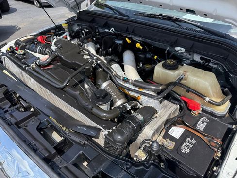 Used 2015 Ford F250 Lariat w/ Chrome Package image 30