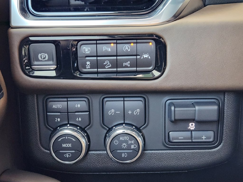 Used 2025 GMC Yukon Denali Ultimate w/ LPO, Floor Liner Package AWD/4WD image 22