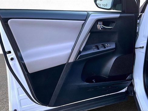 Certified 2018 Toyota RAV4 XLE image 17