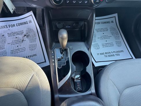 Used 2013 Hyundai Tucson GL image 14