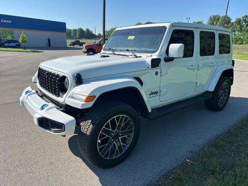 Used 2024 Jeep Wrangler High Altitude AWD/4WD image 17