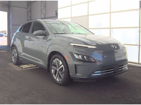 Used 2023 Hyundai Kona Limited FWD image 2