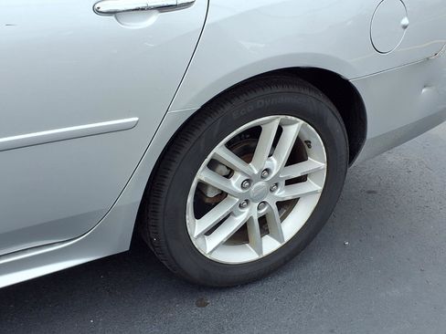 Used 2013 Chevrolet Impala LTZ FWD image 28