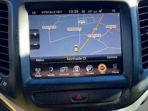 Used 2015 Jeep Cherokee Trailhawk w/ Comfort/Convenience Group image 17