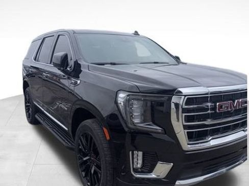 Used 2023 GMC Yukon SLT w/ SLT Premium Package image 5