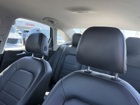 Used 2022 Volkswagen Jetta SE image 17