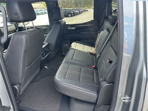 Certified 2024 Chevrolet Silverado 1500 High Country w/ Technology Package image 8